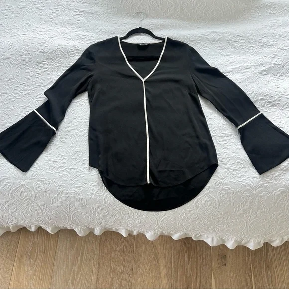 St. John Black Blouse with Creamy White Piping and Bell slit Sleeve Size Small - Picture 3 of 12